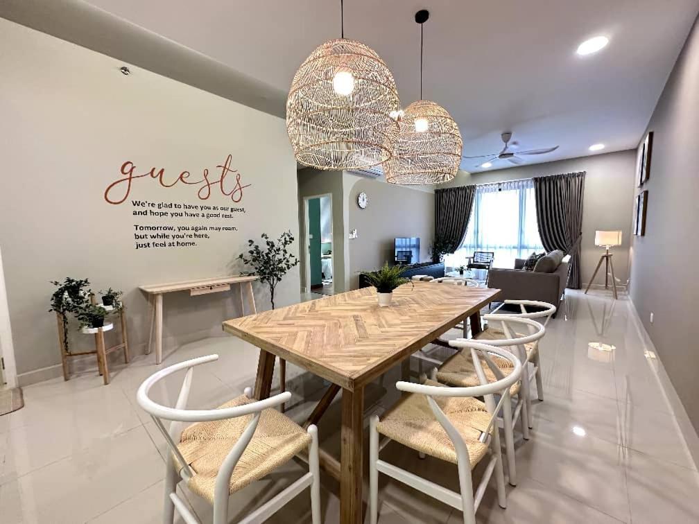 The Apple Premier Condo Three Bedroom In Melaka Екстер'єр фото