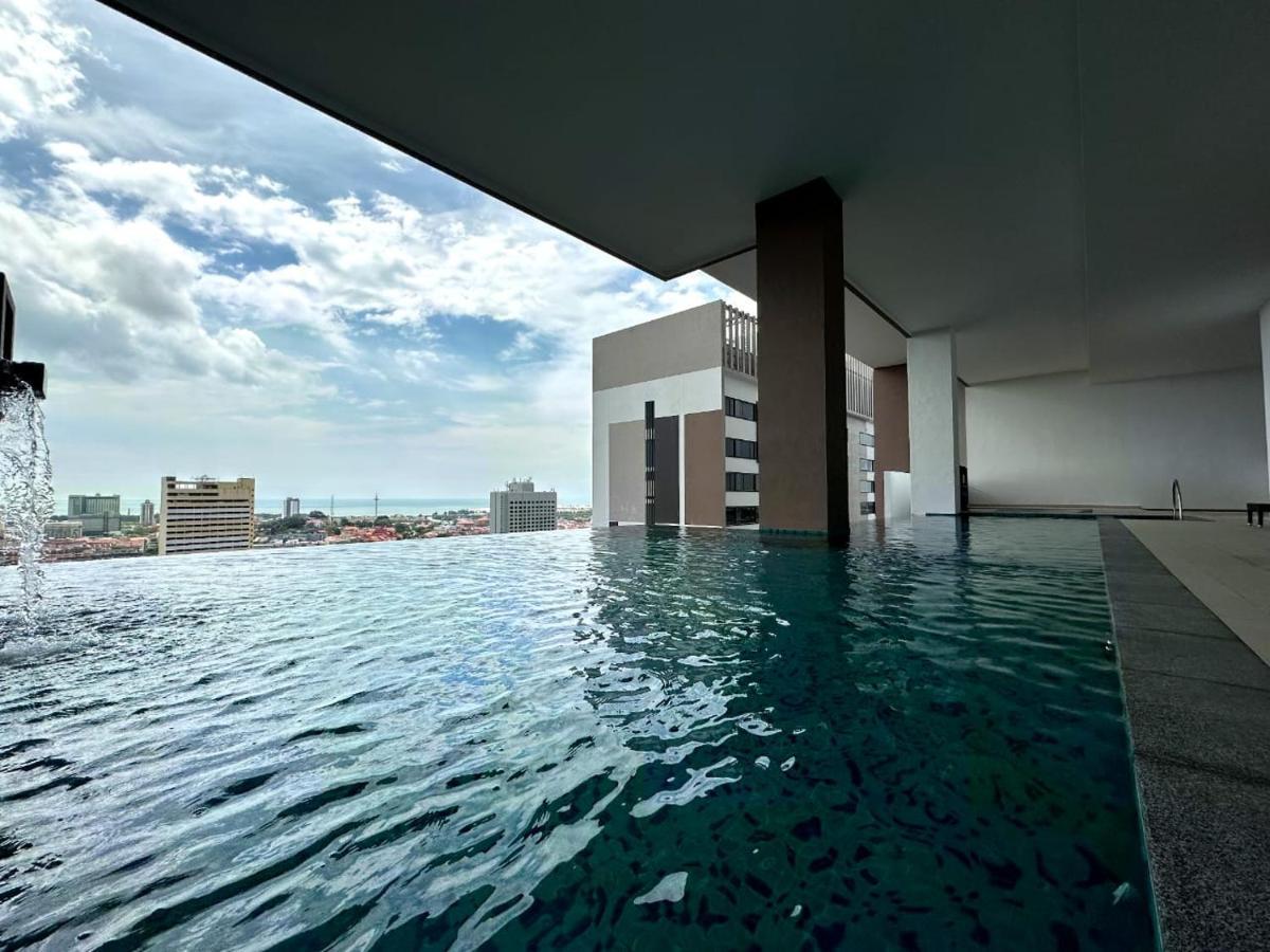 The Apple Premier Condo Three Bedroom In Melaka Екстер'єр фото