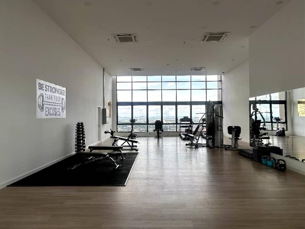The Apple Premier Condo Three Bedroom In Melaka Екстер'єр фото