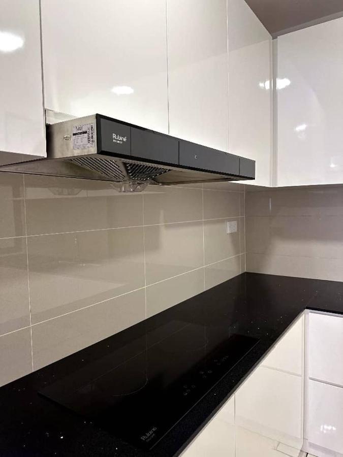 The Apple Premier Condo Three Bedroom In Melaka Екстер'єр фото